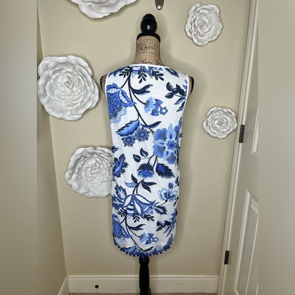 Entro Sleeveless White & Blue Floral Pom Pom Hemline Dress Size Large - Picture 9 of 13